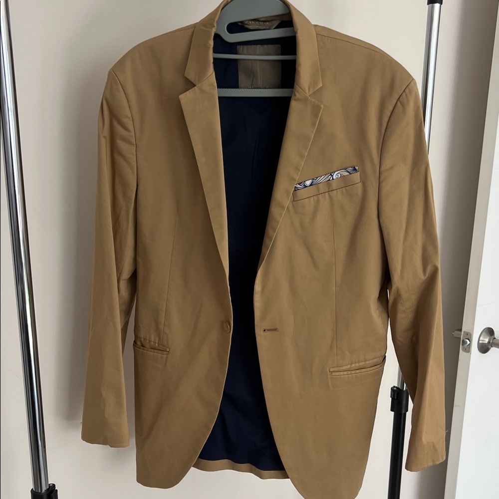 Zara Men's Camel Blazer with Patterned Pocket Square
